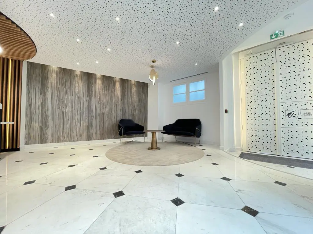 Maîtrise d'oeuvre pour la salle d'accueil du siège de la Caisse d'Epargne Ile de France