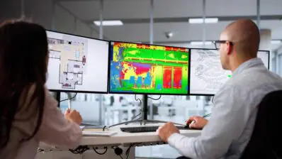Experts ACCEO qui étudient la consommation énergétique d'un bâtiment
