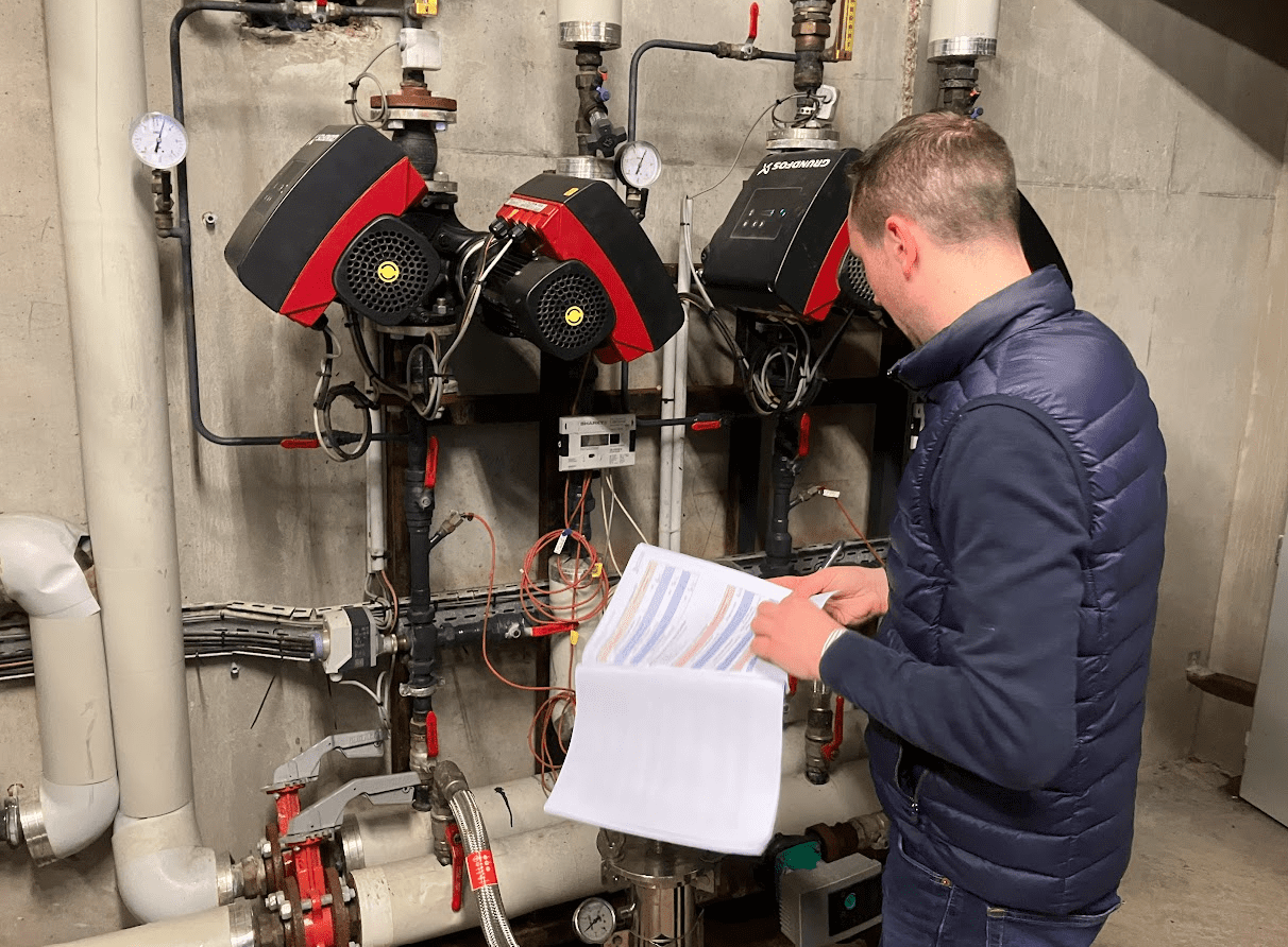 Expert qui réalise un suivi CVC 1