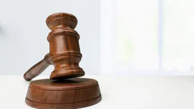 Marteau de justice en bois