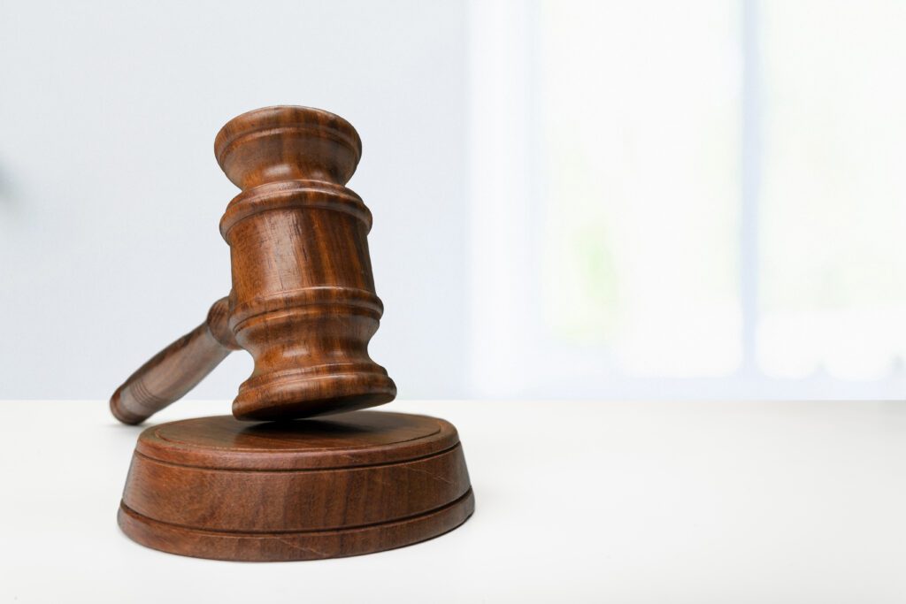 Marteau de justice en bois